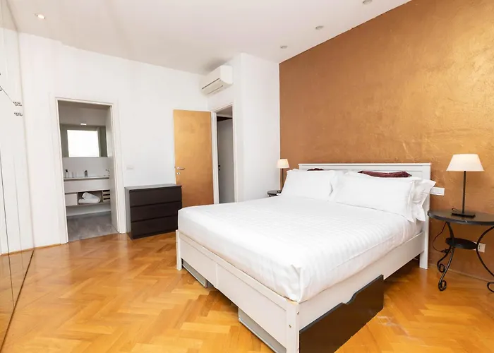 Fontana Di Trevi Modern Apartment