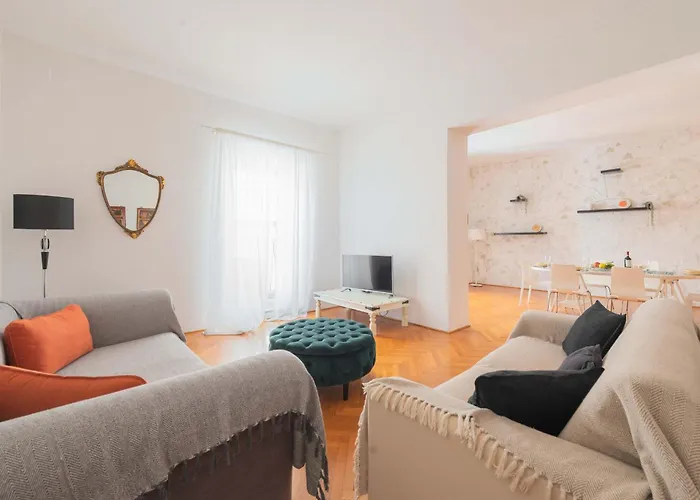 Fontana Di Trevi Modern Apartment Rome